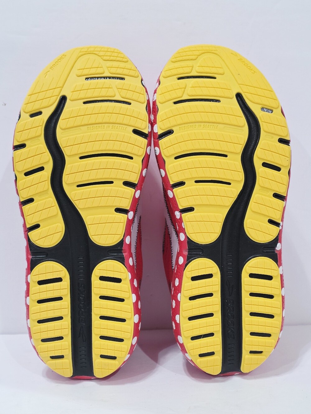 Brooks Ghost Max 2 MINNIE MOUSE RunDisney 2025 Red Polka Dot Men’s 8 Wide 2E New - Picture 10 of 16